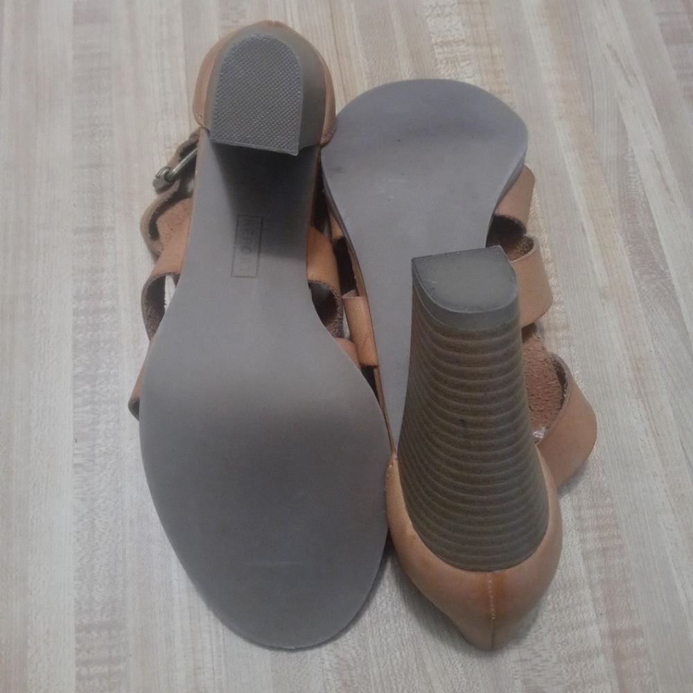 Report Tan Strappy Heels - Picture 11 of 11